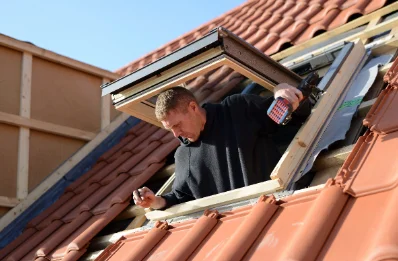 Pose de fenêtres de toit Velux à Fouquerolles